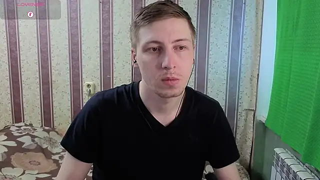 Snapshot of darienlarge chatting on June 27, 2026, 6:41 am darienlarge online show from June 27, 2026, 6:41 am