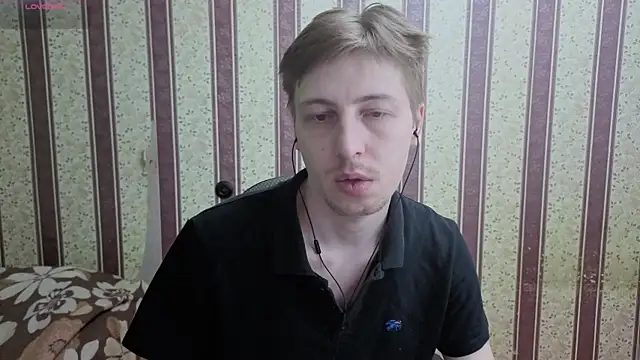 Snapshot of darienlarge chatting on July 29, 2026, 8:02 am darienlarge online show from July 29, 2026, 8:02 am