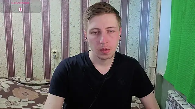 Snapshot of darienlarge chatting on June 26, 2026, 5:13 am darienlarge online show from June 26, 2026, 5:13 am