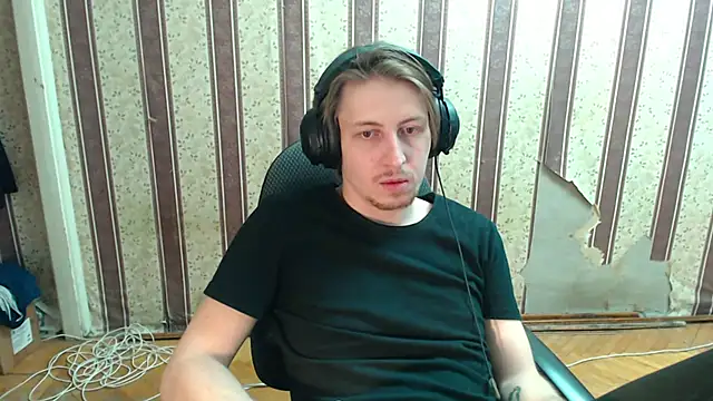 darienlarge online show from October 11, 2025, 5:52 am