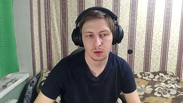 darienlarge online show from November 2, 2025, 3:33 am