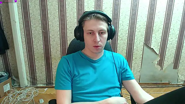 darienlarge online show from September 25, 2025, 6:47 pm