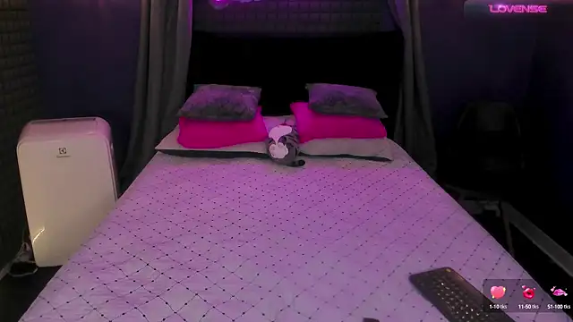 bull vixen2001 online show from September 22, 2025, 10:54 am