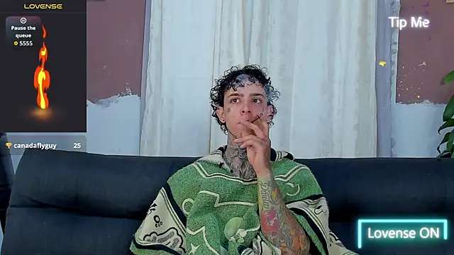 Snapshot of Aron_ford chatting on October 8, 2025, 12:50 pm Aron ford online show from October 8, 2025, 12:50 pm