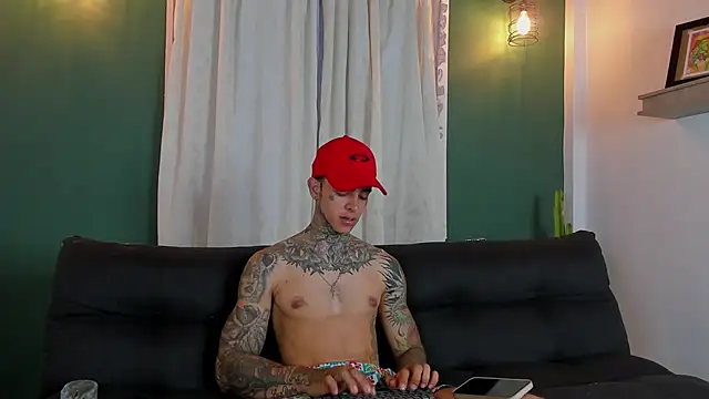 Snapshot of Aron_ford chatting on November 3, 2025, 11:14 am Aron ford online show from November 3, 2025, 11:14 am