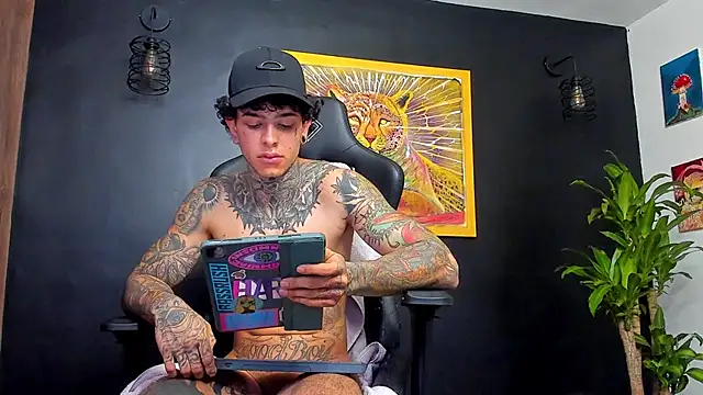 Snapshot of Aron_ford chatting on February 8, 2025, 2:05 pm Aron ford online show from February 8, 2025, 2:05 pm