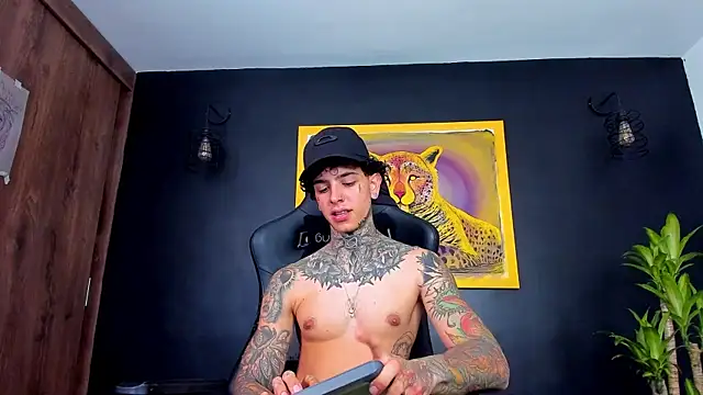 Snapshot of Aron_ford chatting on January 5, 2025, 7:49 pm Aron ford online show from January 5, 2025, 7:49 pm