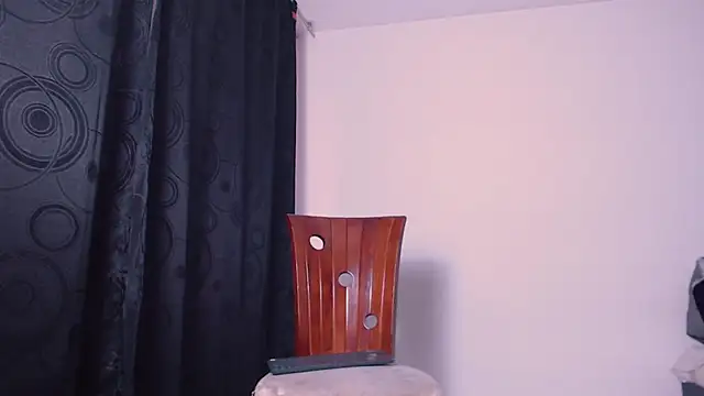 nicolstivens online show from February 25, 2025, 10:09 pm