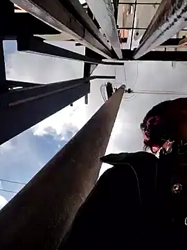 Snapshot of _Laary chatting on October 6, 2025, 8:53 pm Laary online show from October 6, 2025, 8:53 pm