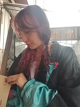 Snapshot of _Laary chatting on December 20, 2025, 3:15 pm Laary online show from December 20, 2025, 3:15 pm