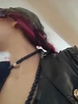 Snapshot of _Laary chatting on April 30, 2026, 8:57 pm Laary online show from April 30, 2026, 8:57 pm