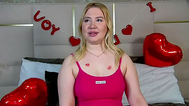 LunaHouston online show from February 14, 2026, 4:07 pm