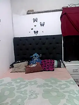 Nicolle Milf online show from March 4, 2025, 4:38 am