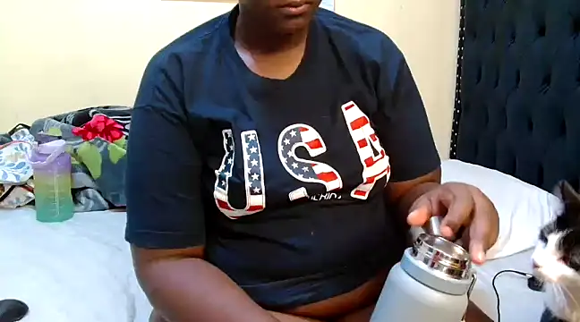 Snapshot of Toomuchbooty33 chatting on March 7, 2025, 3:40 am Toomuchbooty33 online show from March 7, 2025, 3:40 am