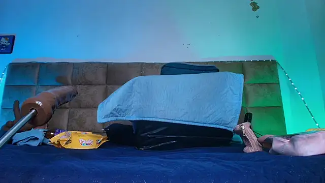 britanyy  online show from September 30, 2025, 3:12 am