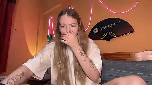 Snapshot of -veranito- chatting on November 7, 2025, 3:11 am -veranito- online show from November 7, 2025, 3:11 am