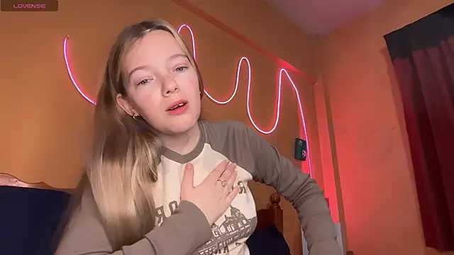 Snapshot of -veranito- chatting on September 12, 2025, 3:06 am -veranito- online show from September 12, 2025, 3:06 am