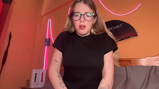 -veranito- online show from December 15, 2025, 9:09 pm