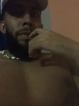 Snapshot of Alessandro__Rossi chatting on March 18, 2025, 11:00 am Alessandro Rossi online show from March 18, 2025, 11:00 am