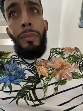 Snapshot of Alessandro__Rossi chatting on September 29, 2025, 7:37 am Alessandro Rossi online show from September 29, 2025, 7:37 am