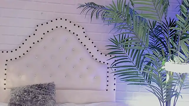  Eurekaa  online show from February 21, 2025, 9:00 pm