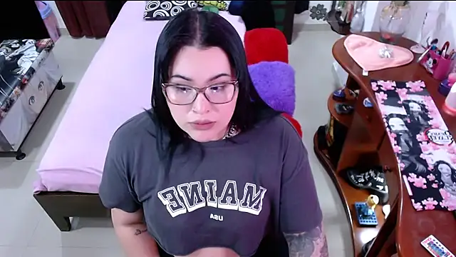 lufek23 online show from March 7, 2025, 11:38 pm