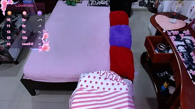 lufek23 online show from March 3, 2025, 1:28 am