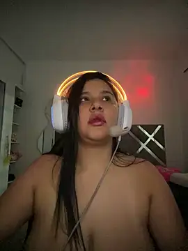 ValleryParker online show from December 16, 2025, 2:38 am