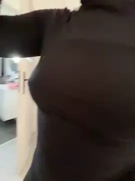 TheCinderella online show from April 4, 2026, 3:29 pm