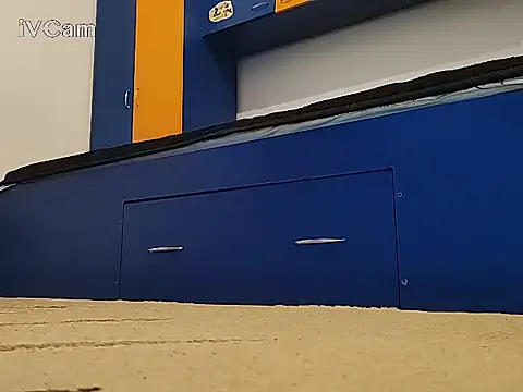 lorenithats online show from February 28, 2025, 8:39 pm