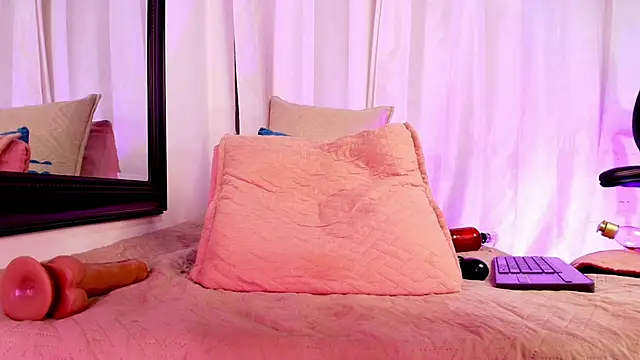 danna berlin  online show from March 12, 2025, 10:28 pm