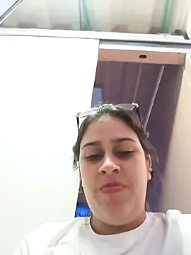 Latina sexy1 online show from September 24, 2025, 5:52 pm