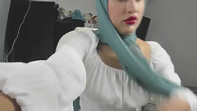 adila anich online show from December 17, 2024, 10:32 pm