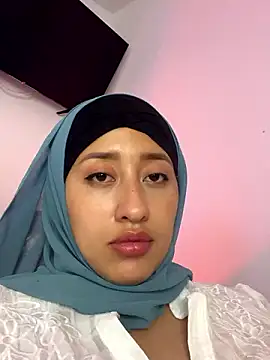 adila anich online show from December 4, 2024, 3:42 am