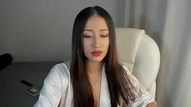 adila anich online show from March 7, 2025, 7:05 pm