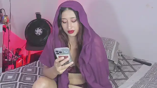 adila anich online show from December 5, 2024, 2:58 am