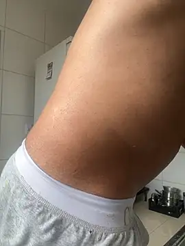 Snapshot of grosso-pau chatting on November 16, 2025, 5:17 pm grosso-pau online show from November 16, 2025, 5:17 pm