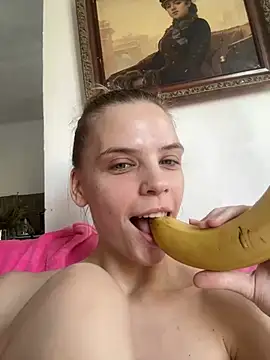 LeyaJohnson online show from January 30, 2025, 12:16 pm