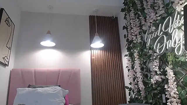 Sassy--Girl online show from September 13, 2025, 11:21 am