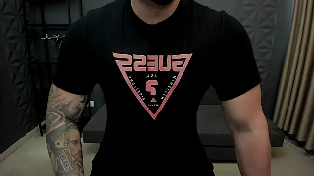 Snapshot of TonyWilcox chatting on September 15, 2025, 4:57 am TonyWilcox online show from September 15, 2025, 4:57 am