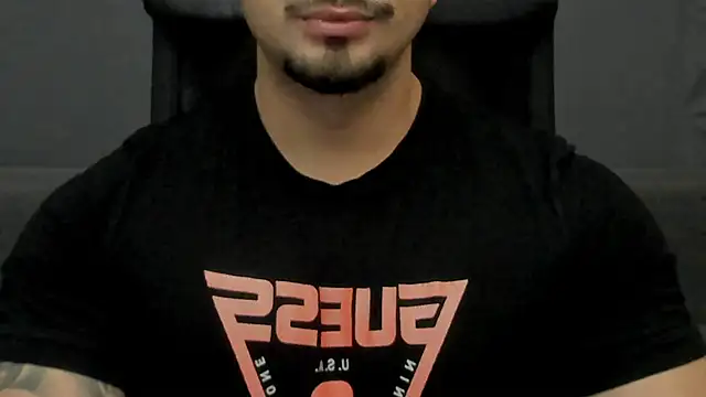 Snapshot of TonyWilcox chatting on October 12, 2025, 5:09 am TonyWilcox online show from October 12, 2025, 5:09 am