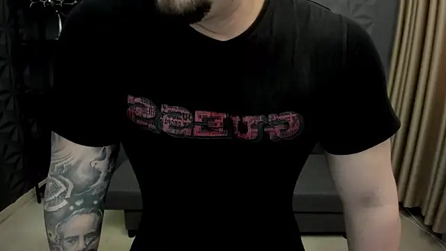 Snapshot of TonyWilcox chatting on March 7, 2025, 8:23 am TonyWilcox online show from March 7, 2025, 8:23 am