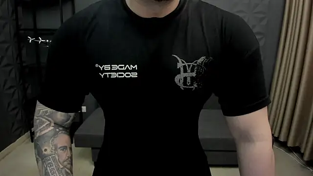 Snapshot of TonyWilcox chatting on March 18, 2025, 5:34 am TonyWilcox online show from March 18, 2025, 5:34 am