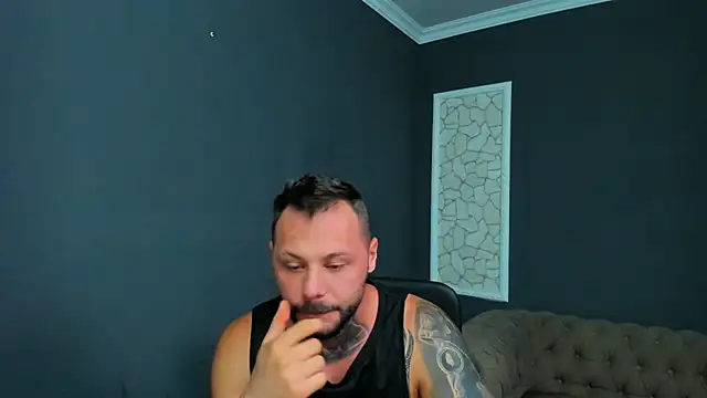 Snapshot of BrianHunts chatting on July 5, 2026, 4:06 am BrianHunts online show from July 5, 2026, 4:06 am