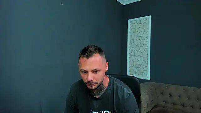 Snapshot of BrianHunts chatting on July 10, 2026, 3:28 am BrianHunts online show from July 10, 2026, 3:28 am
