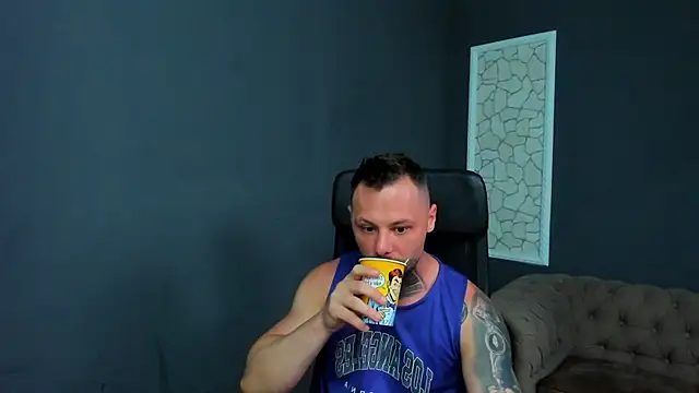 Snapshot of BrianHunts chatting on June 25, 2026, 4:54 am BrianHunts online show from June 25, 2026, 4:54 am