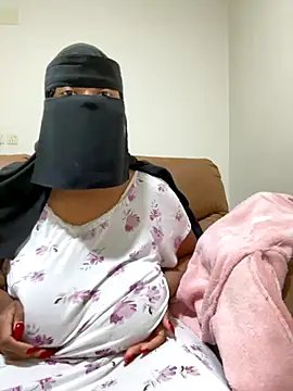 Snapshot of Submissive_Arab chatting on October 10, 2025, 12:28 pm Submissive Arab online show from October 10, 2025, 12:28 pm