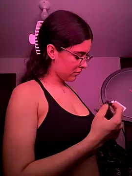 Snapshot of _Niah_ chatting on November 8, 2025, 12:58 am Niah online show from November 8, 2025, 12:58 am