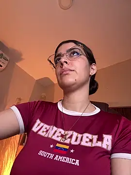 Snapshot of _Niah_ chatting on February 4, 2026, 8:59 pm Niah online show from February 4, 2026, 8:59 pm