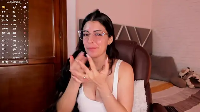 Snapshot of _Niah_ chatting on March 12, 2025, 9:35 pm Niah online show from March 12, 2025, 9:35 pm